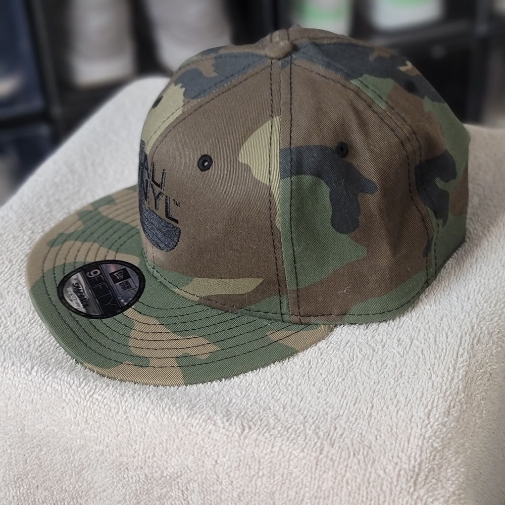 New Era CAMO Snapback NBW FAST SHIPPER - Picture 2 of 7